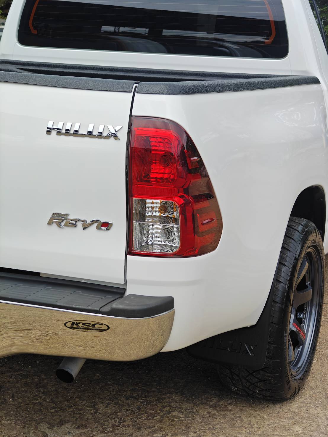 Toyota Hilux Revo Double Cab 2.4 Entry Z Edition AT 2023
