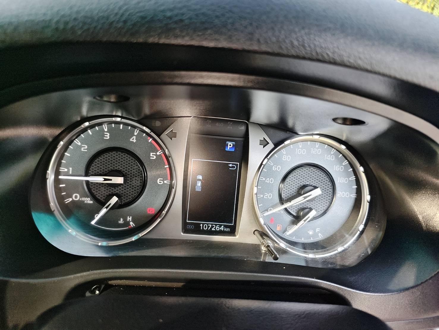 Toyota Hilux Revo Double Cab 2.4 Mid Prerunner MT 2022