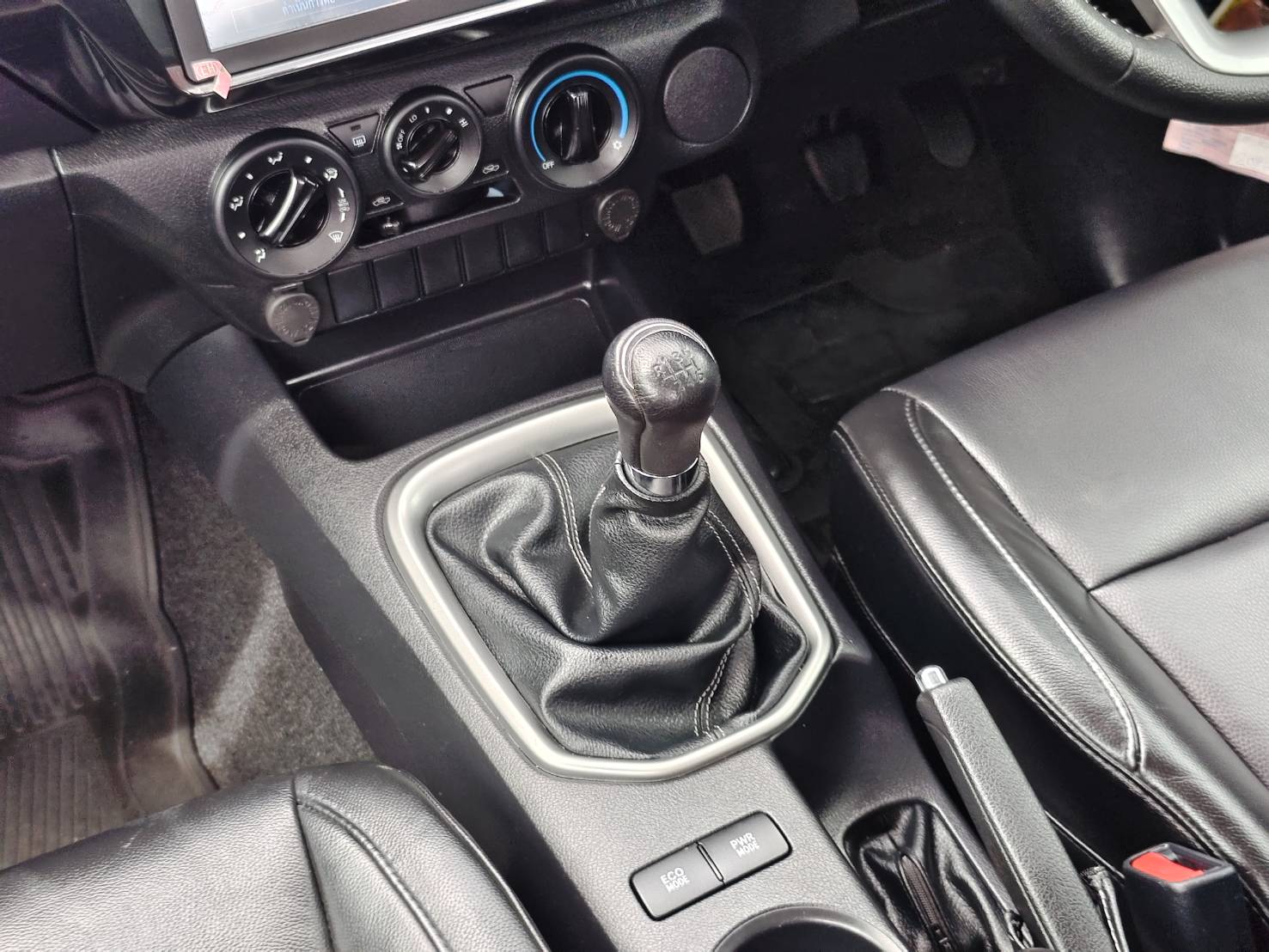 Toyota Hilux Revo Double Cab 2.4 Mid Prerunner MT 2020