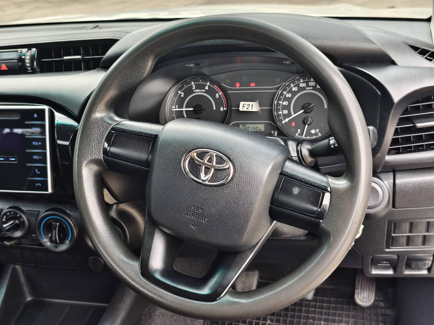 Toyota Hilux Revo Smart Cab 2.4 J Plus Z Edition MT 2020