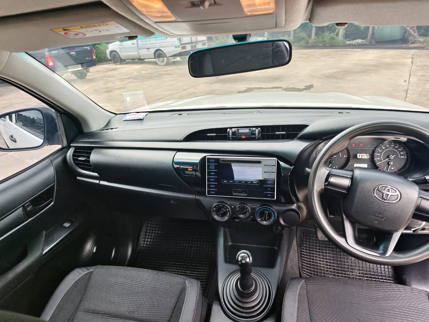 Toyota Hilux Revo Smart Cab 2.4 J Plus Z Edition MT 2020