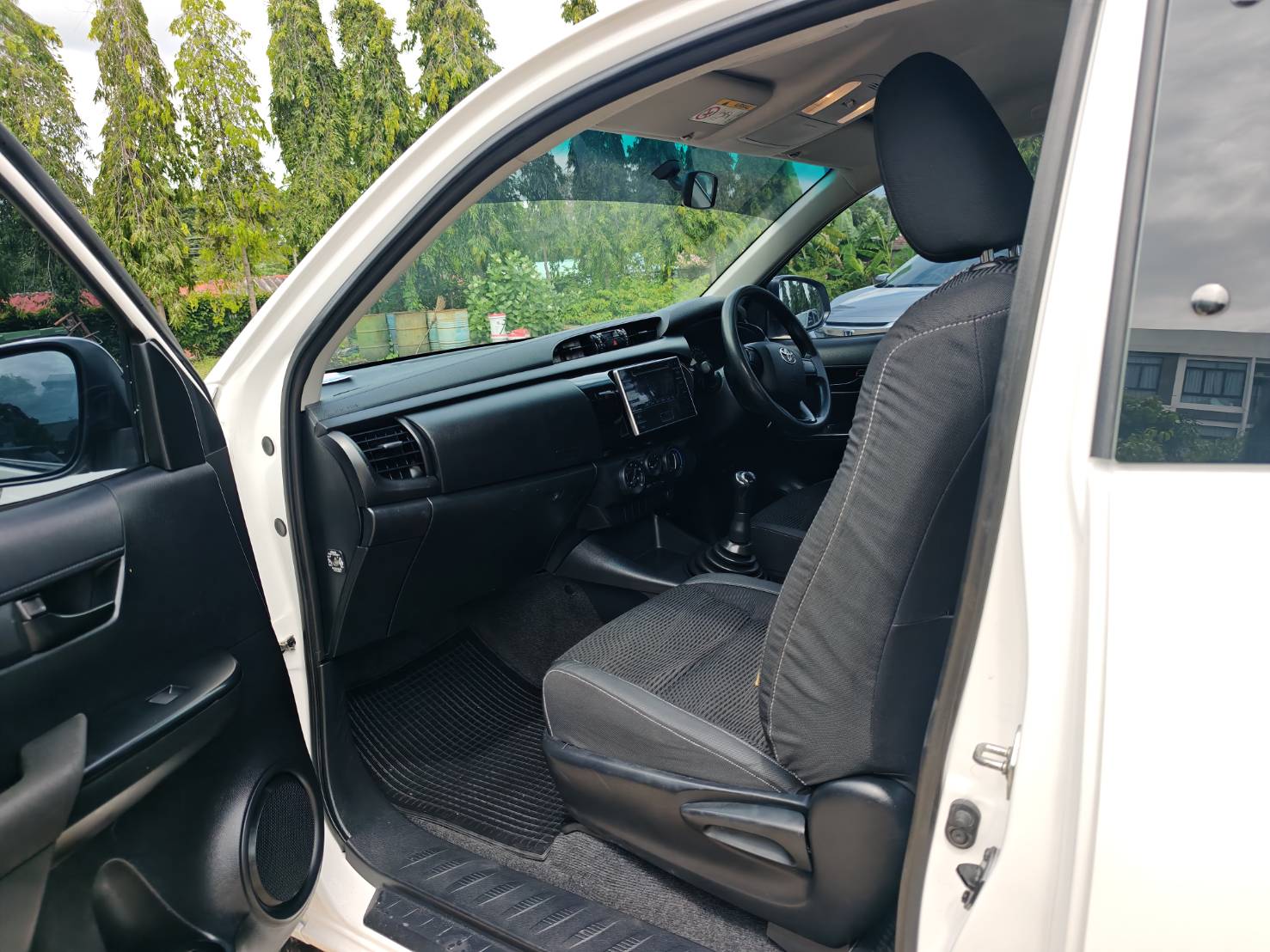 Toyota Hilux Revo Smart Cab 2.4 J Plus Z Edition MT 2020