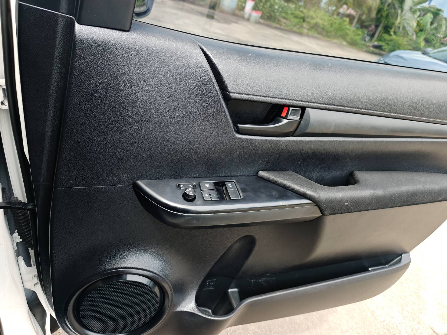 Toyota Hilux Revo Smart Cab 2.4 J Plus Z Edition MT 2020