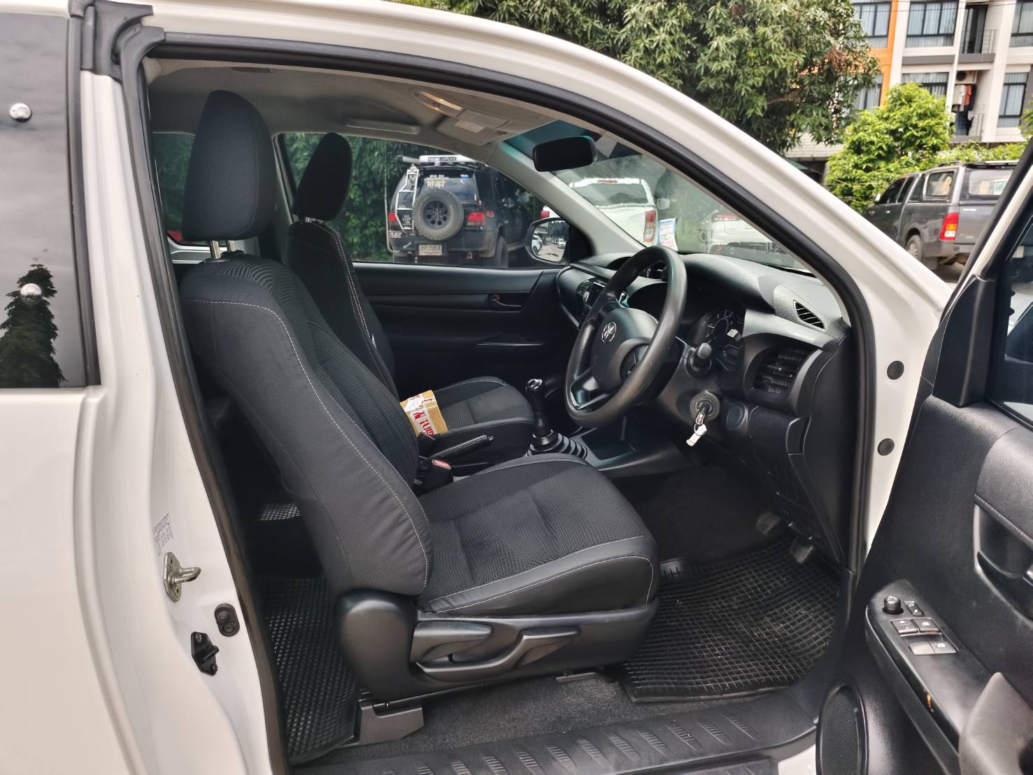 Toyota Hilux Revo Smart Cab 2.4 J Plus Z Edition MT 2020