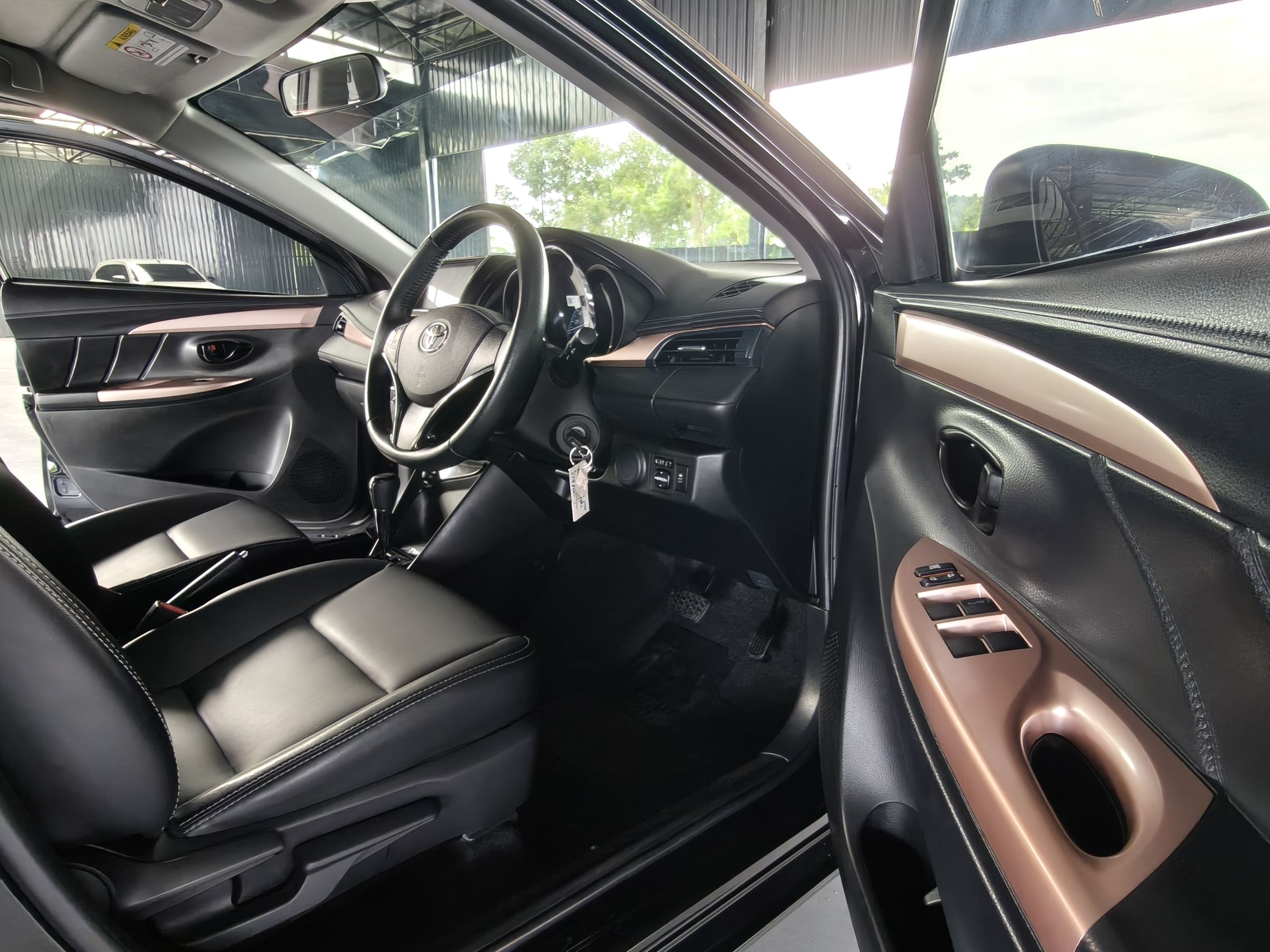 Toyota Vios 1.5 Mid Sedan AT ปี 2021