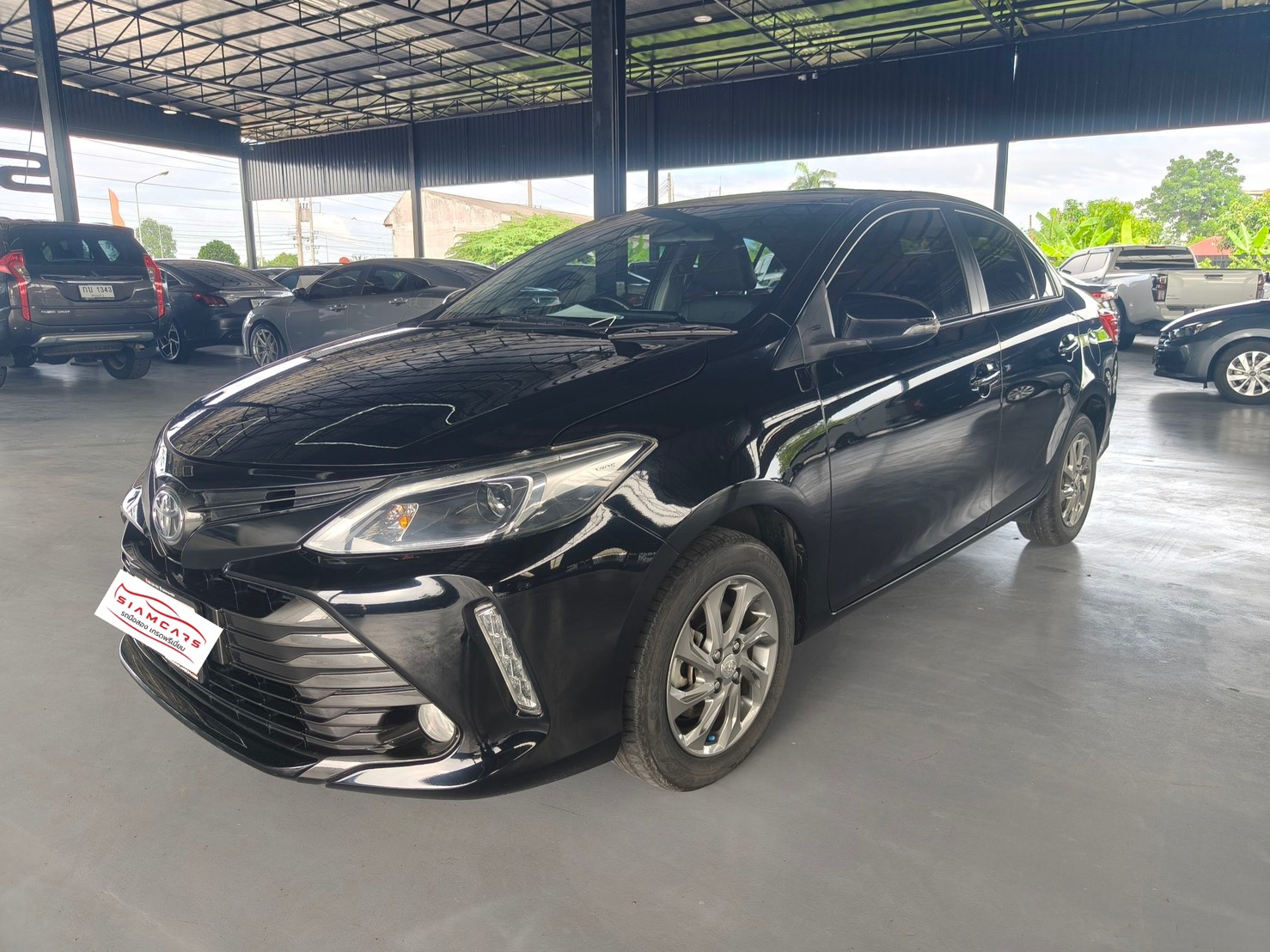 Toyota Vios 1.5 Mid Sedan AT ปี 2021