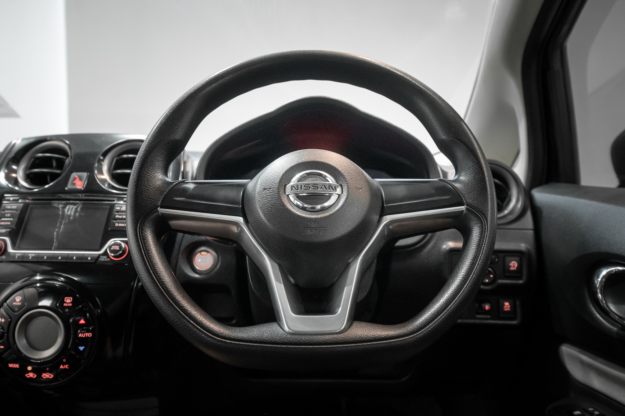 Nissan Note 1.2 V Hatchback AT 2018
