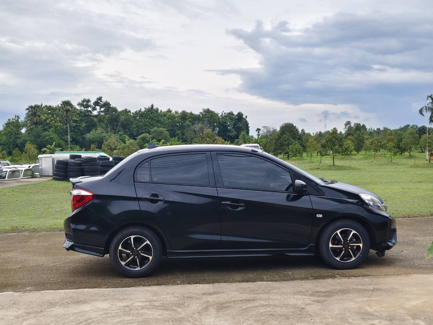 Honda Brio Amaze 1.2 V Sedan AT 2018