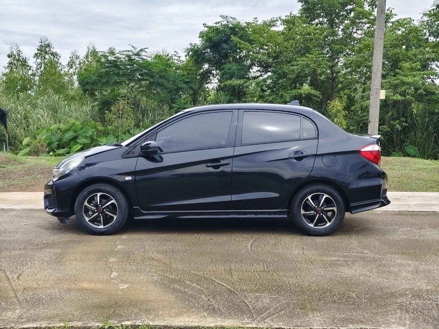 Honda Brio Amaze 1.2 V Sedan AT 2018
