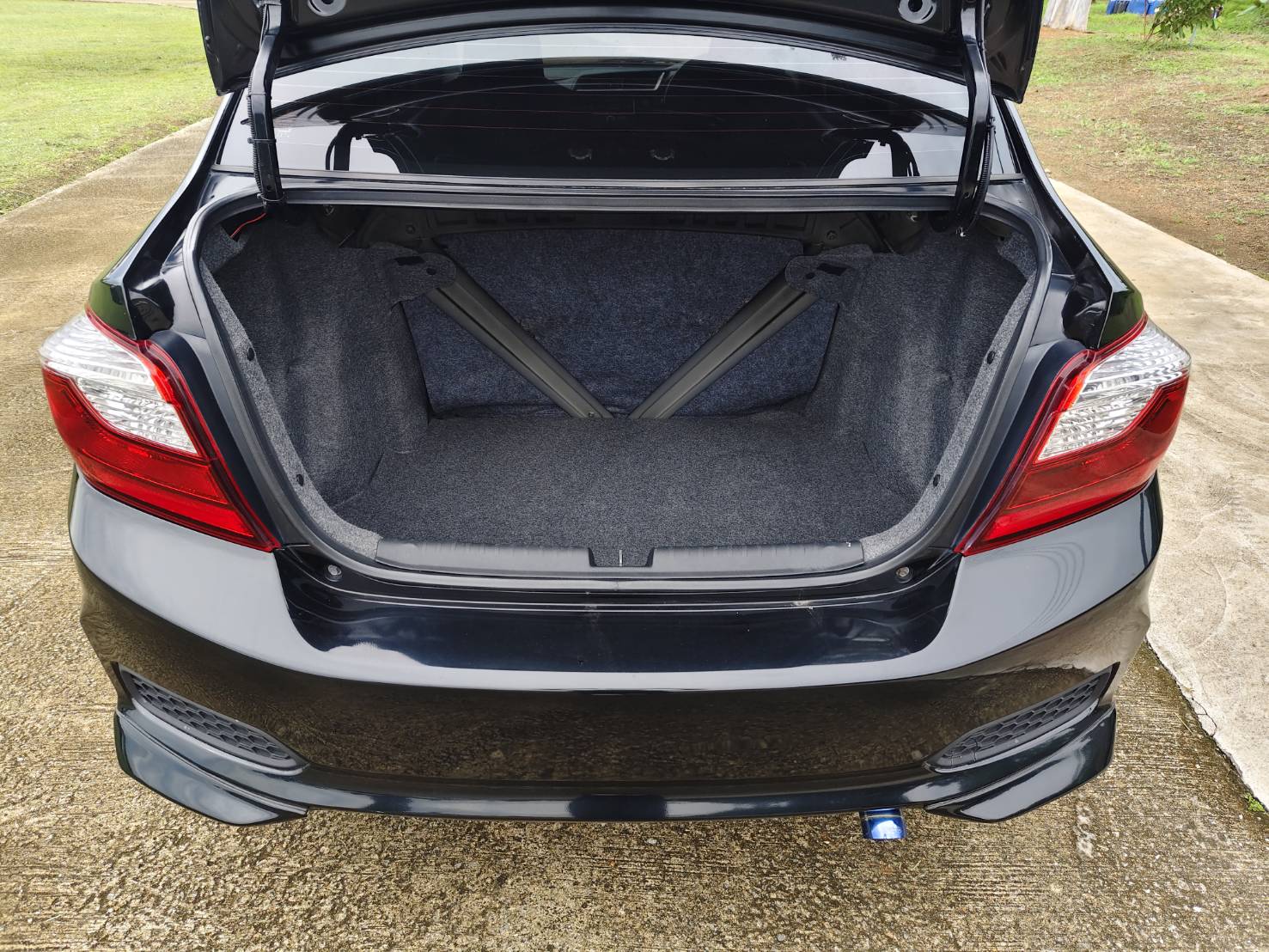 Honda Brio Amaze 1.2 V Sedan AT 2018