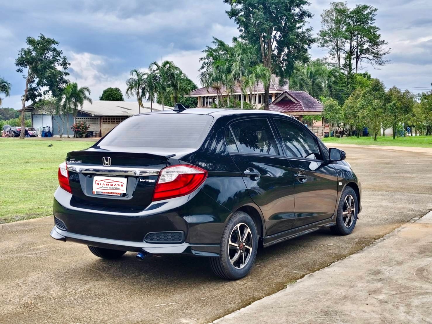 Honda Brio Amaze 1.2 V Sedan AT 2018