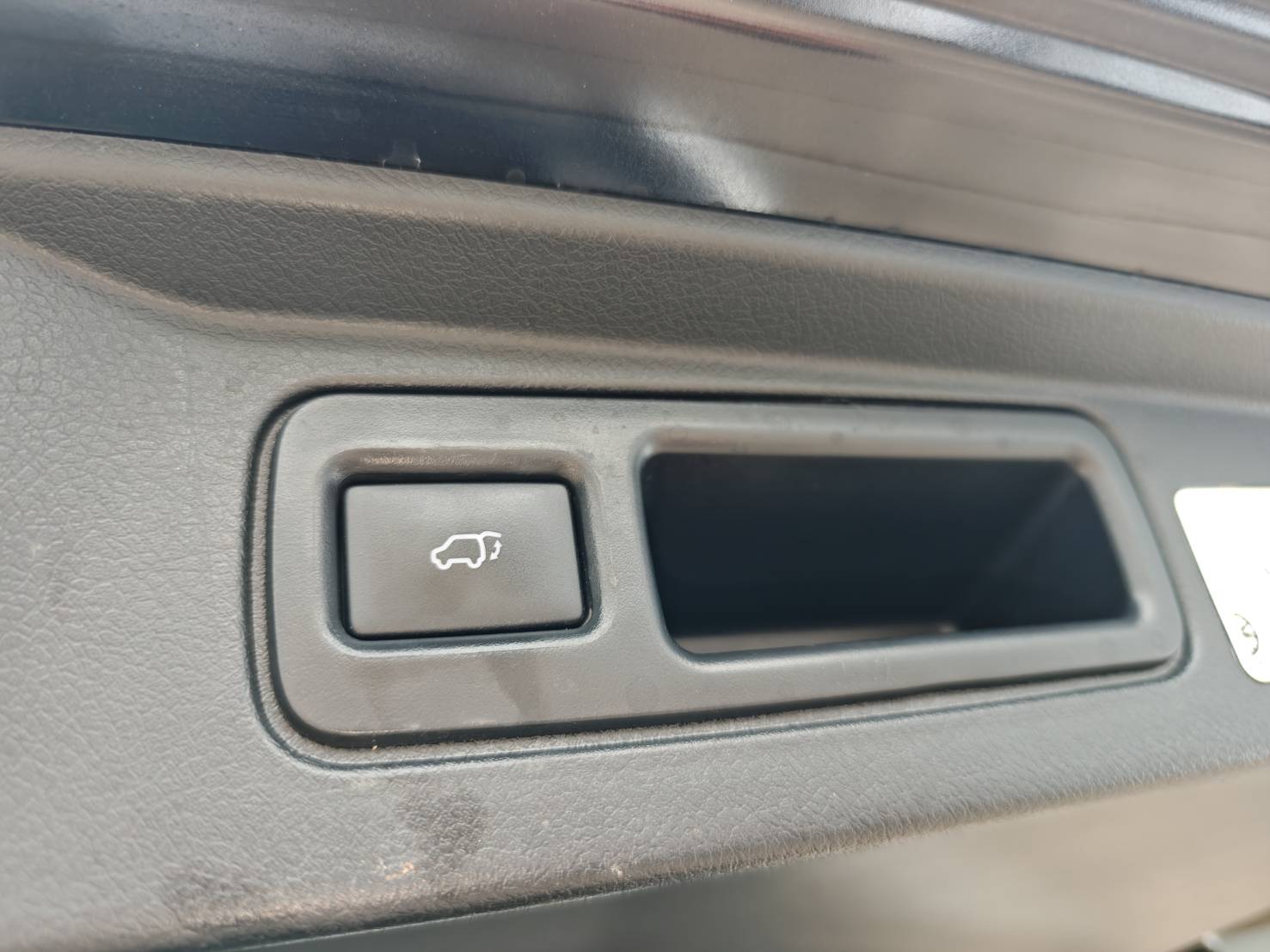 Toyota Fortuner 2.4 Legender 4 WD SUV AT 2021