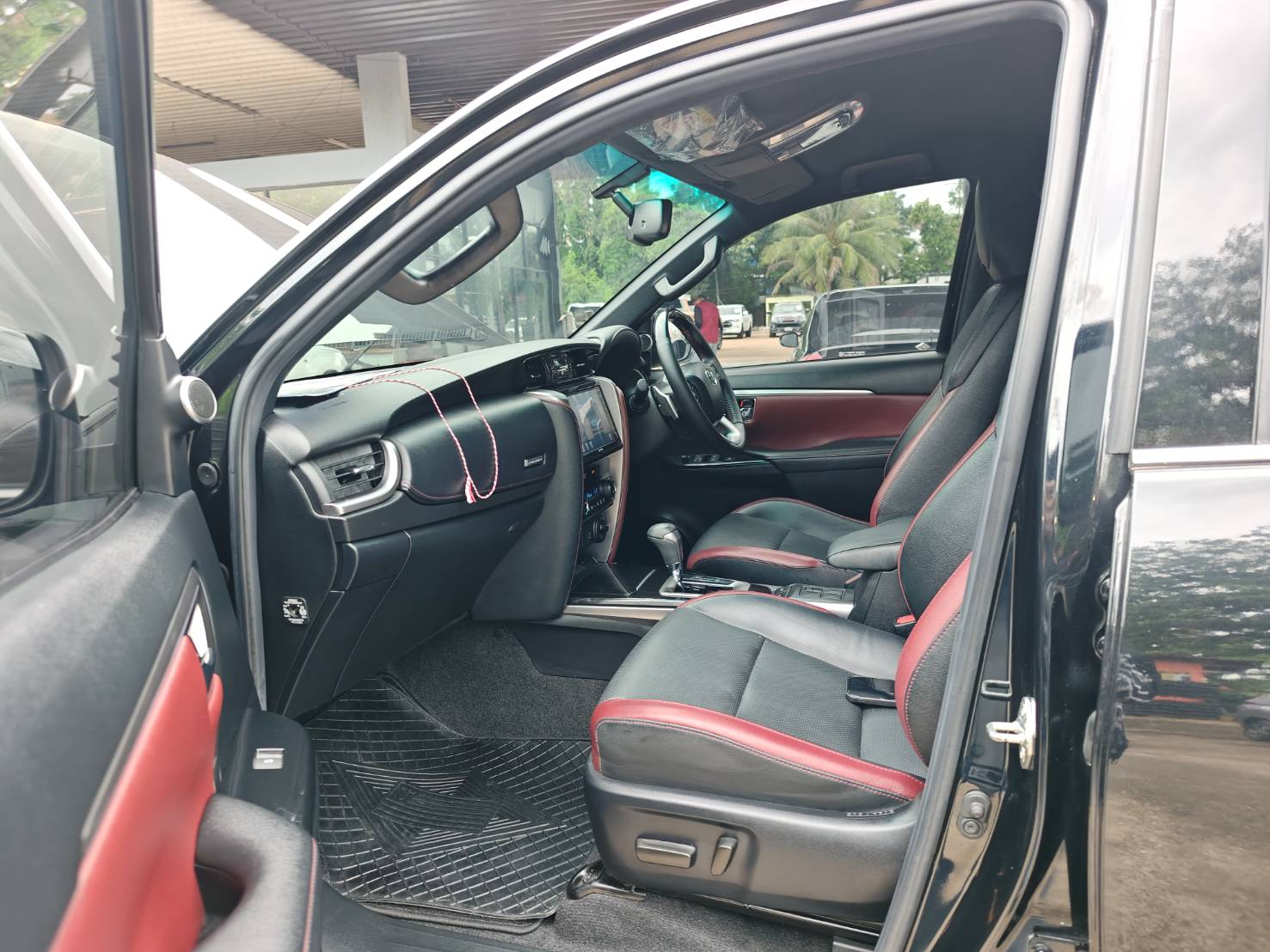 Toyota Fortuner 2.4 Legender 4 WD SUV AT 2021