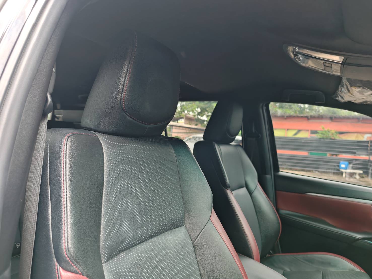 Toyota Fortuner 2.4 Legender 4 WD SUV AT 2021