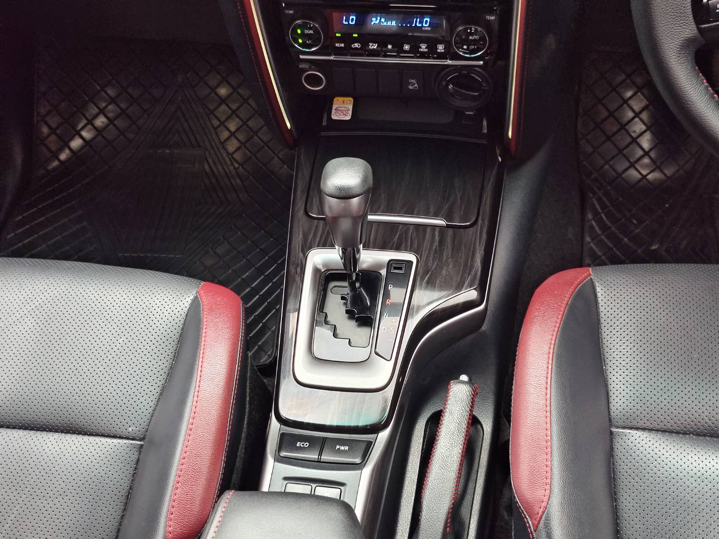 Toyota Fortuner 2.4 Legender 4 WD SUV AT 2021
