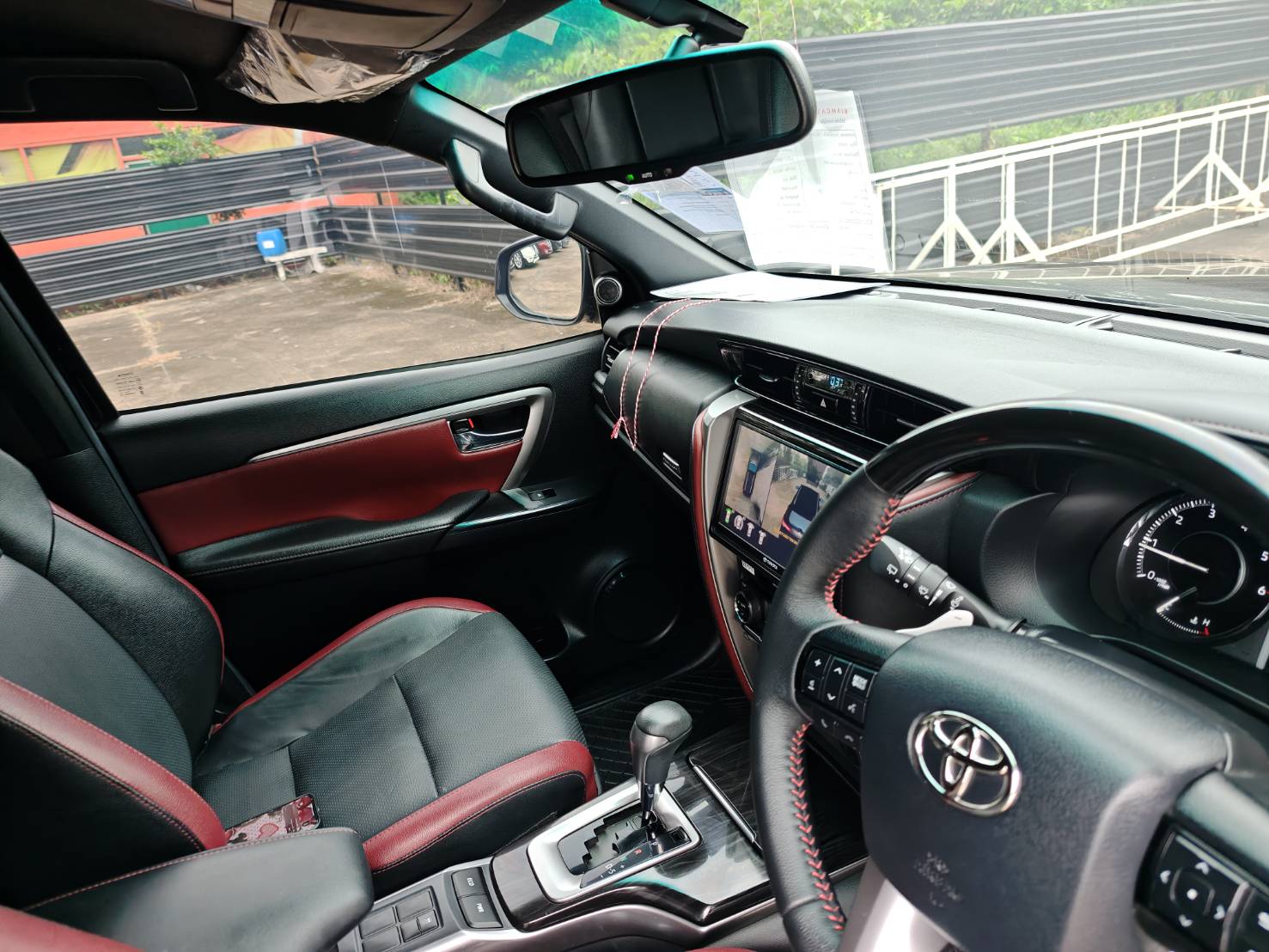 Toyota Fortuner 2.4 Legender 4 WD SUV AT 2021