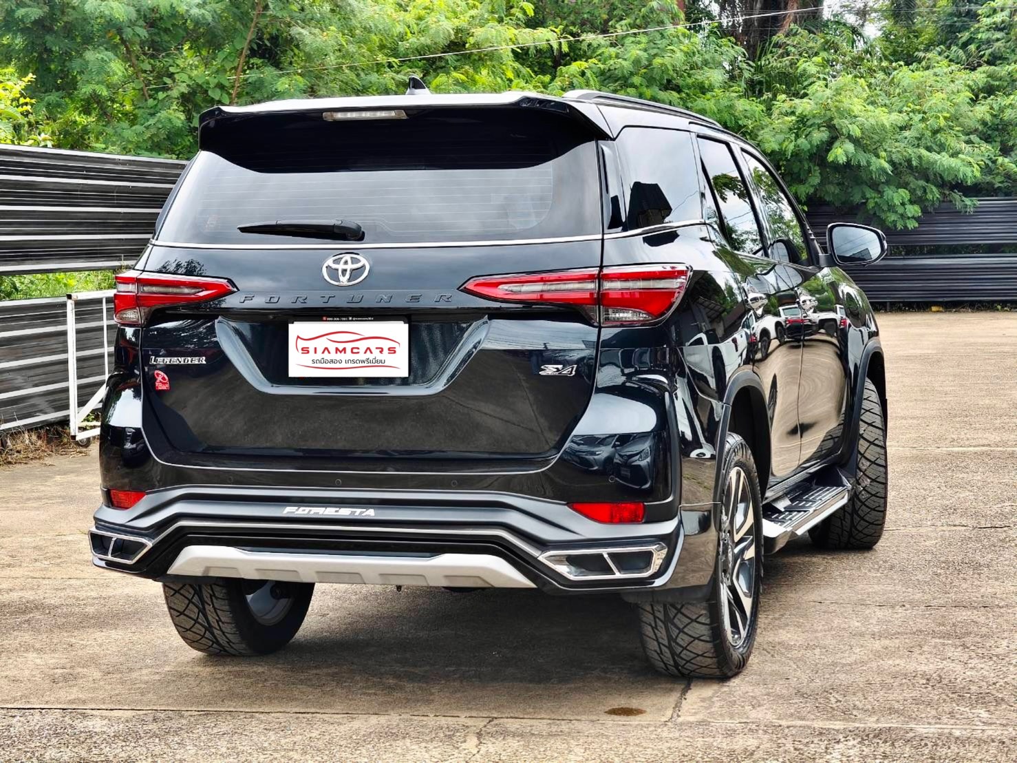 Toyota Fortuner 2.4 Legender 4 WD SUV AT 2021