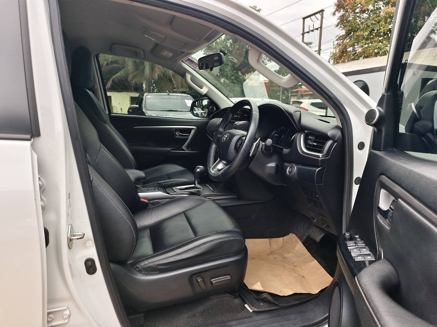 Toyota Fortuner 2.4 Legender G SUV AT 2023