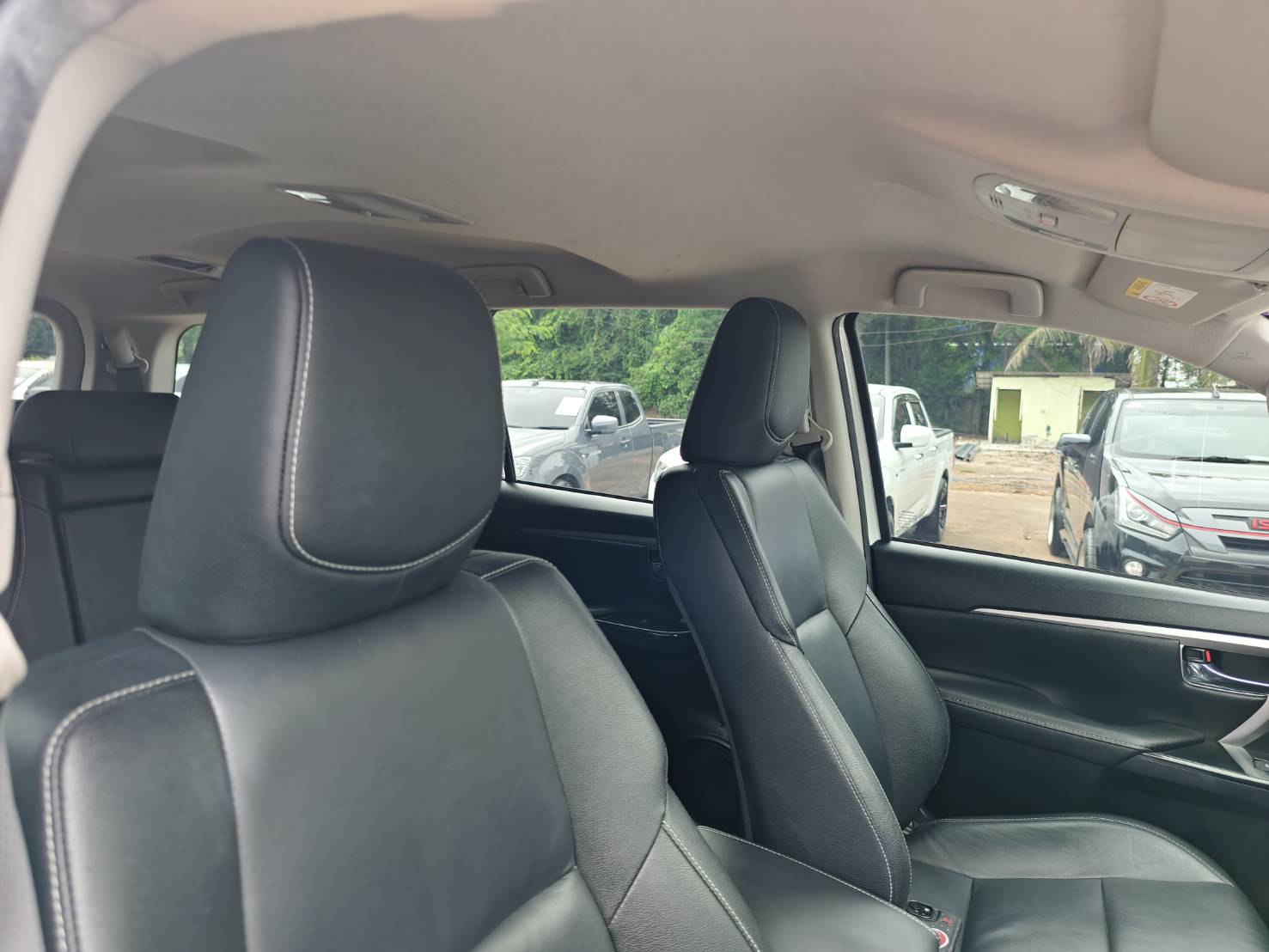 Toyota Fortuner 2.4 Legender G SUV AT 2023
