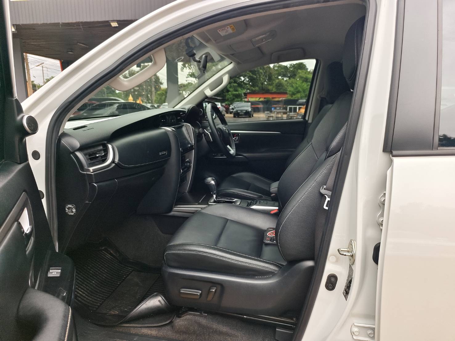 Toyota Fortuner 2.4 Legender G SUV AT 2023
