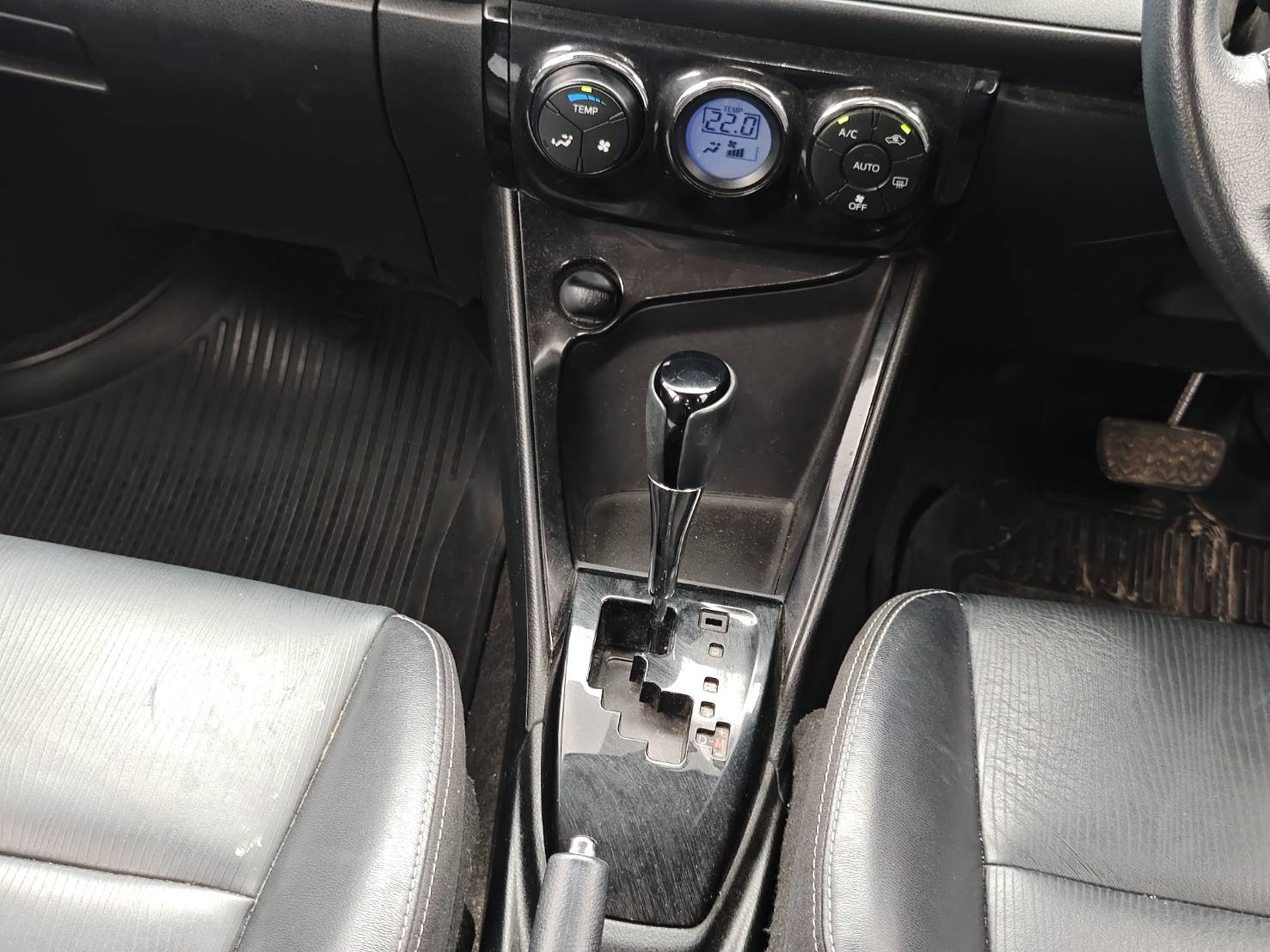 Toyota Vios 1.5 Mid Sedan AT ปี 2021