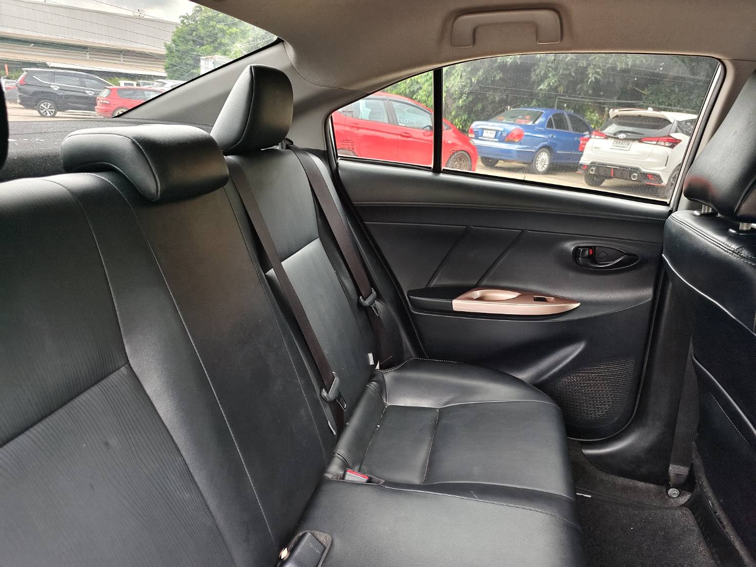 Toyota Vios 1.5 Mid Sedan AT ปี 2021