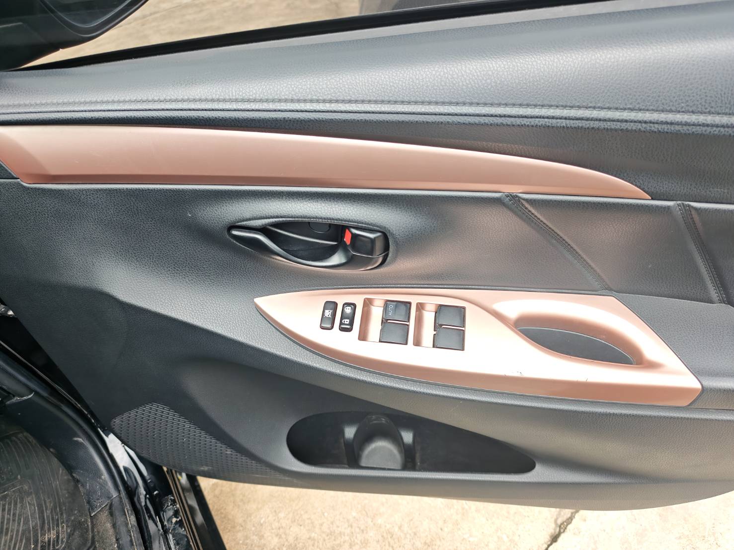Toyota Vios 1.5 Mid Sedan AT ปี 2020