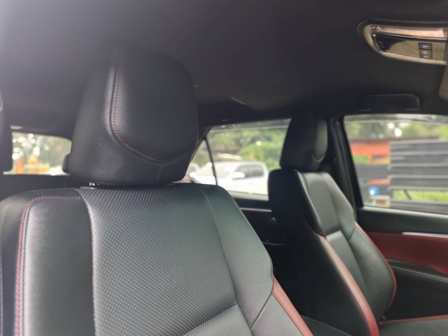 Toyota Fortuner 2.4 Legender 4 WD SUV AT 2021