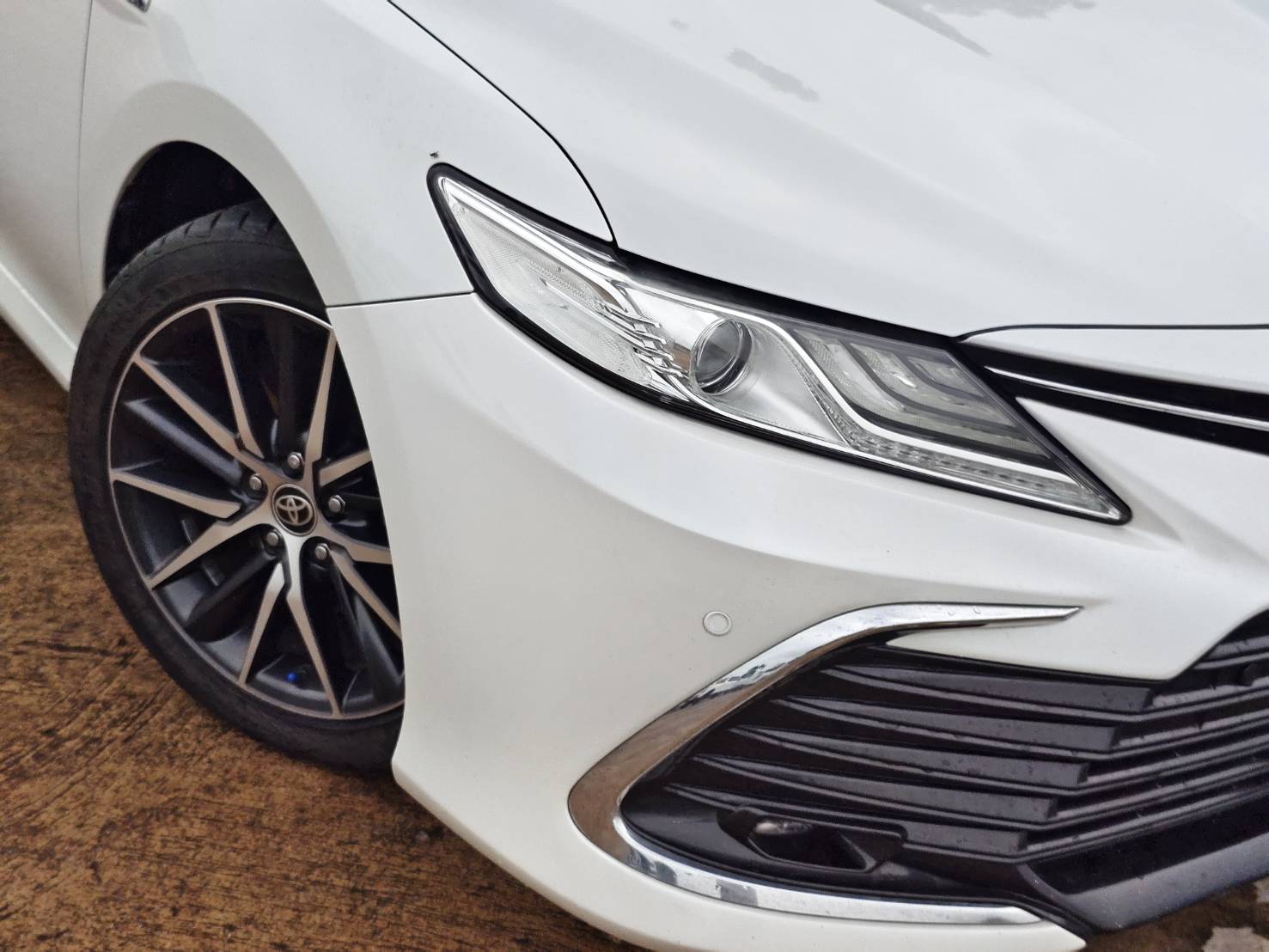 Toyota Camry 2.5 Hybrid Premium Sedan AT ปี2022