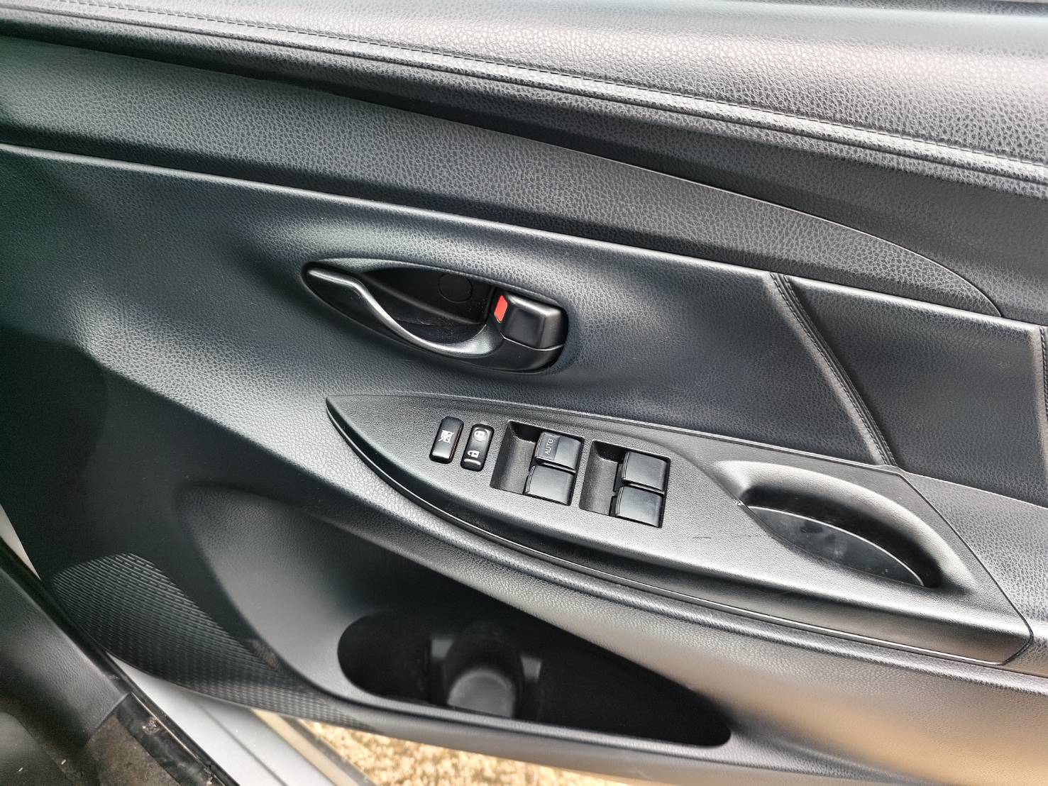 Toyota Vios 1.5 Entry Sedan AT ปี 2021