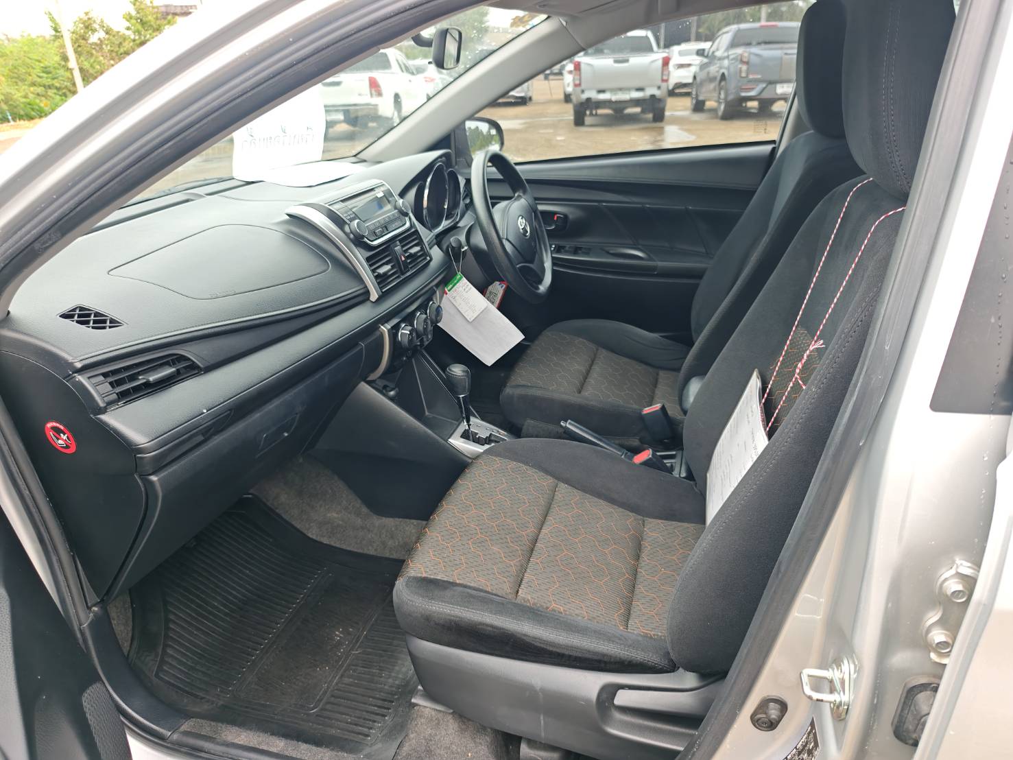 Toyota Vios 1.5 Entry Sedan AT ปี 2021