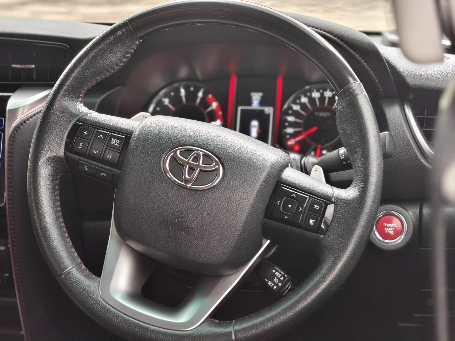 Toyota Fortuner 2.8 V TRD Sportivo SUV AT 2017
