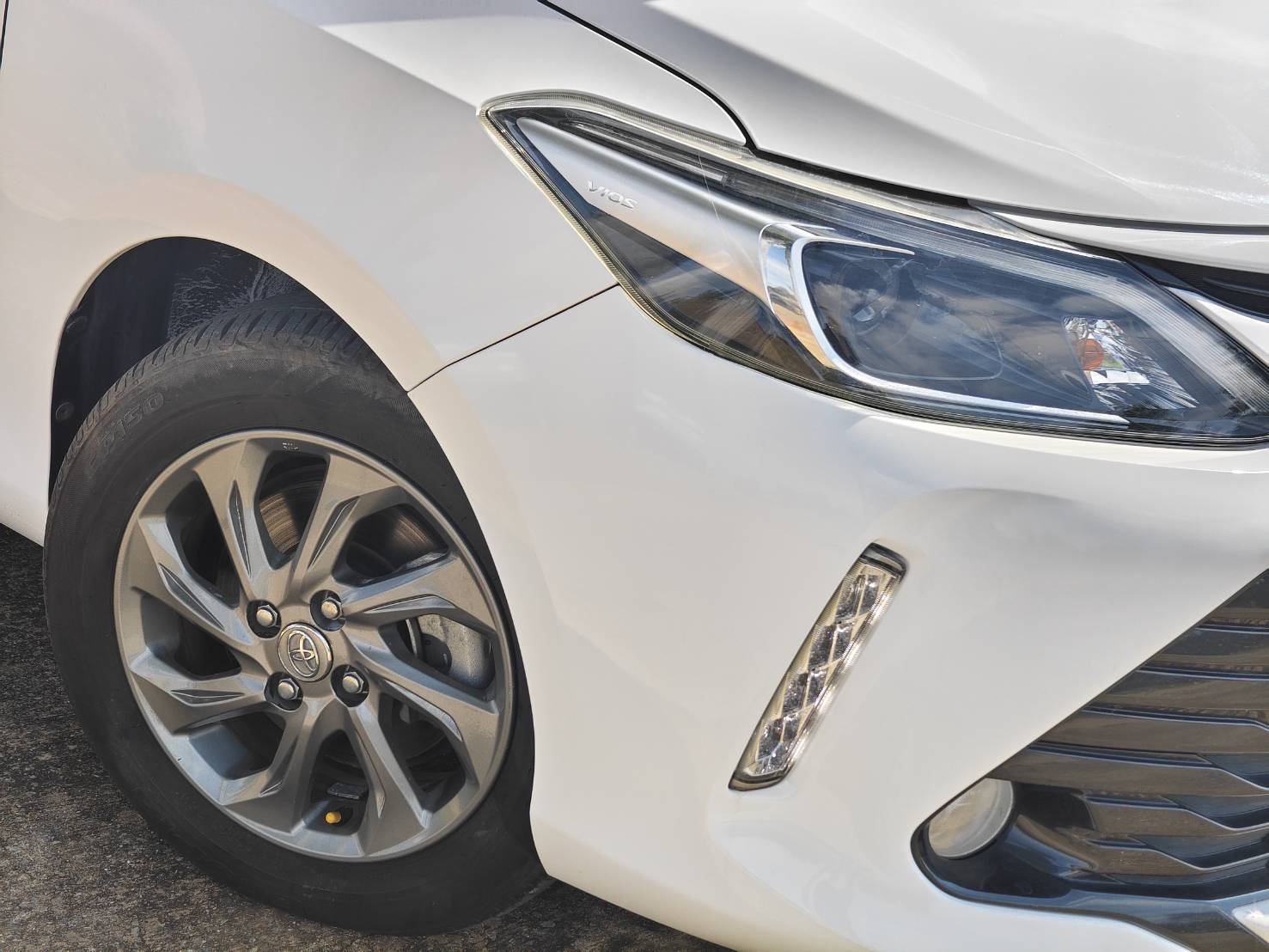 Toyota Vios 1.5 Mid Sedan AT ปี 2021