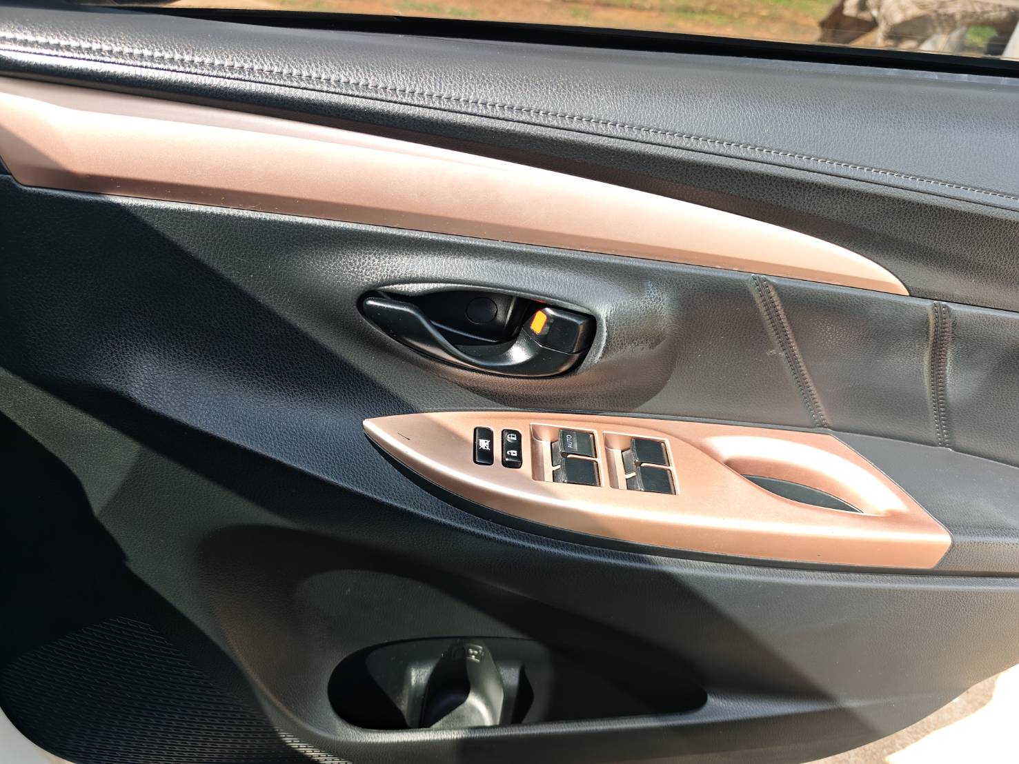 Toyota Vios 1.5 Mid Sedan AT ปี 2021