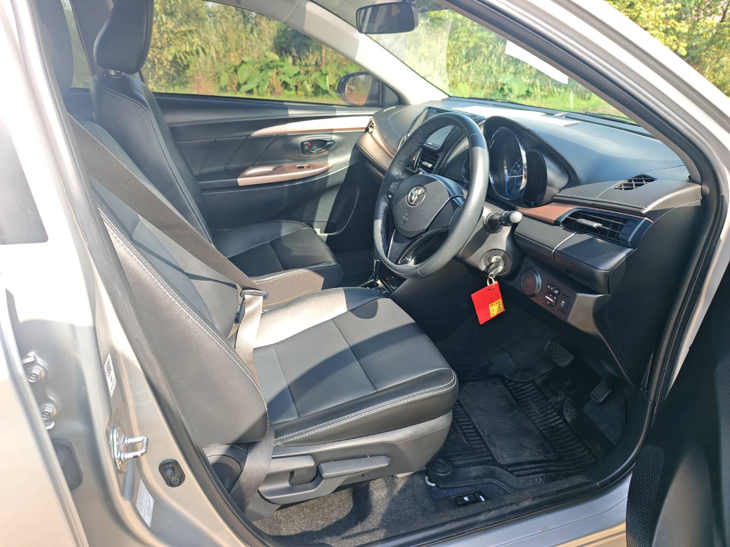 Toyota Vios 1.5 Mid Sedan AT ปี 2022