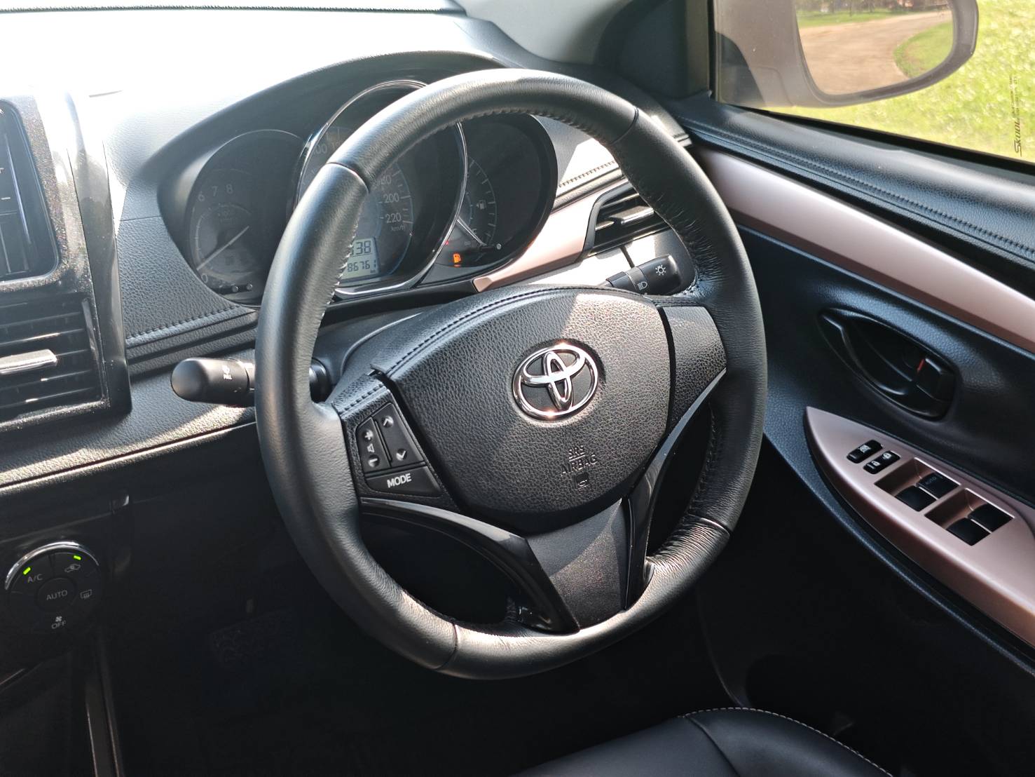 Toyota Vios 1.5 Mid Sedan AT ปี 2022