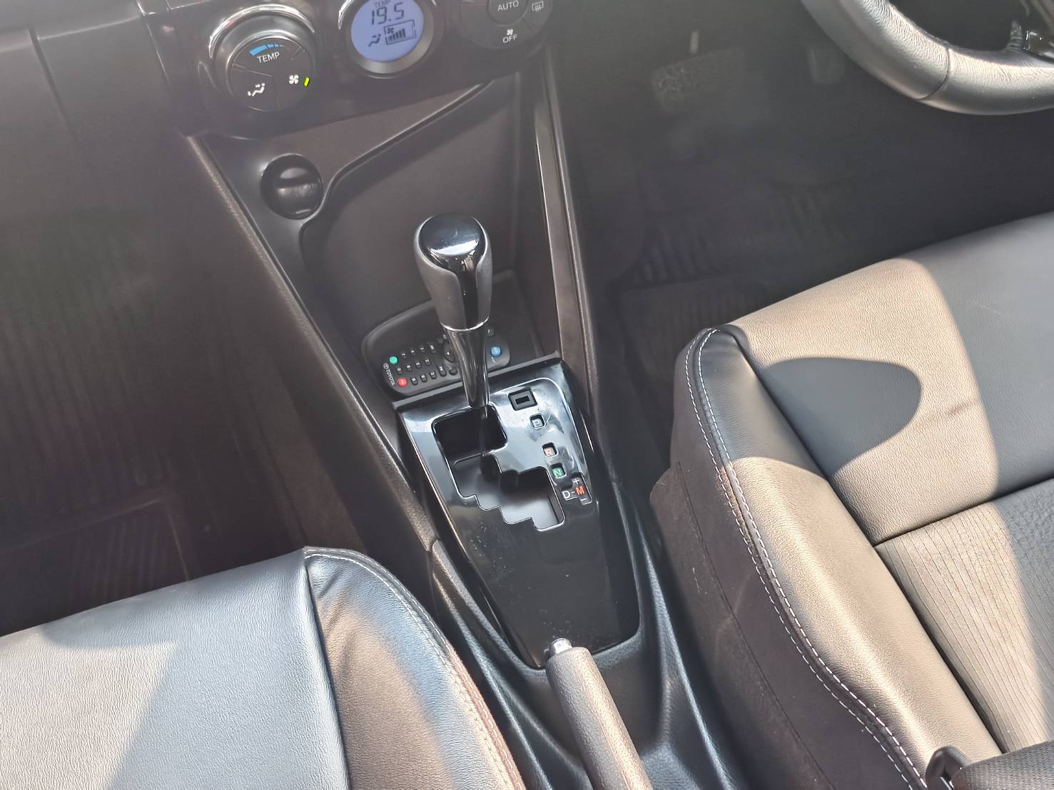 Toyota Vios 1.5 Mid Sedan AT ปี 2022