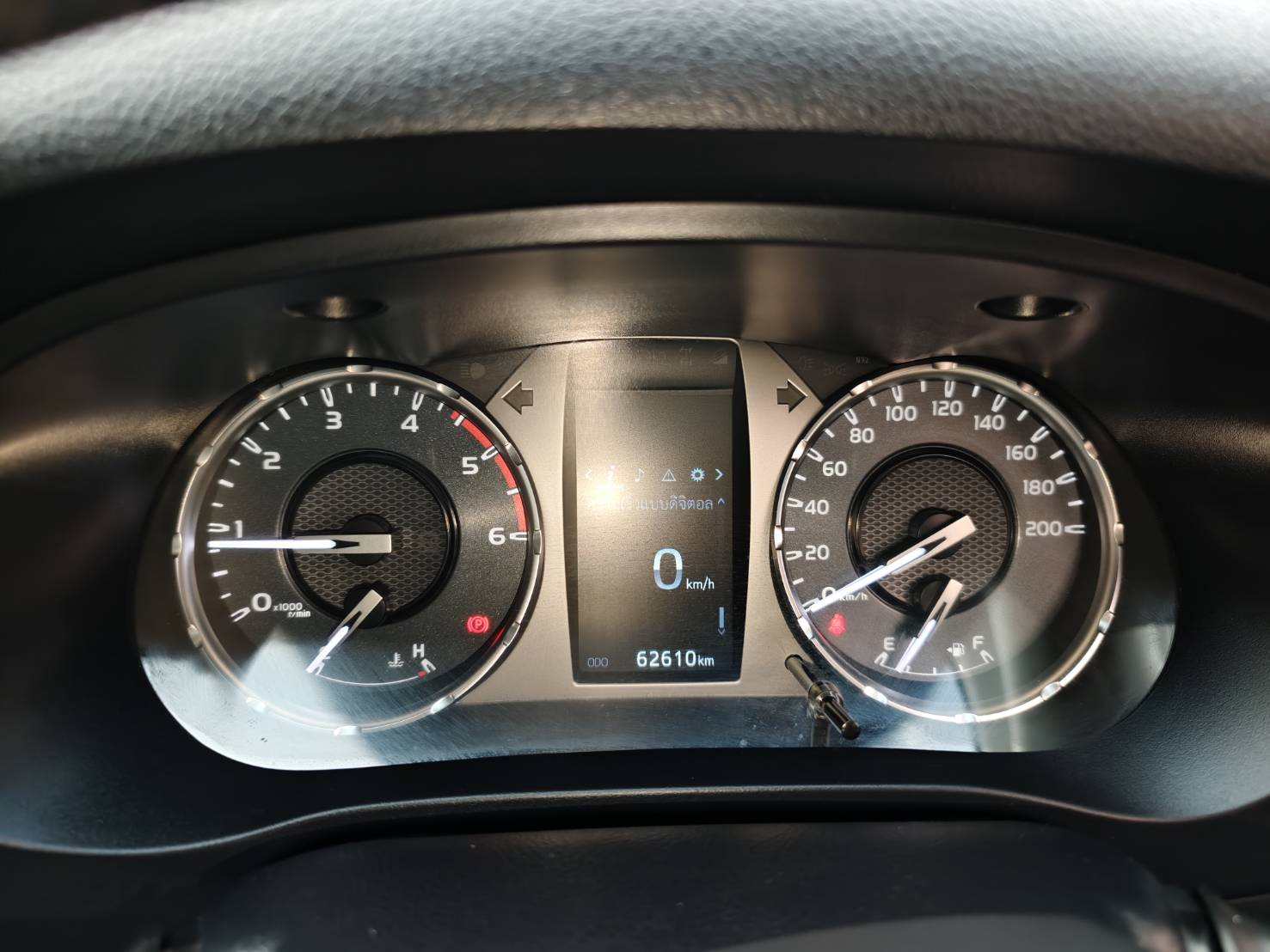 Toyota Hilux Revo Double Cab 2.4 Mid Prerunner MT 2023