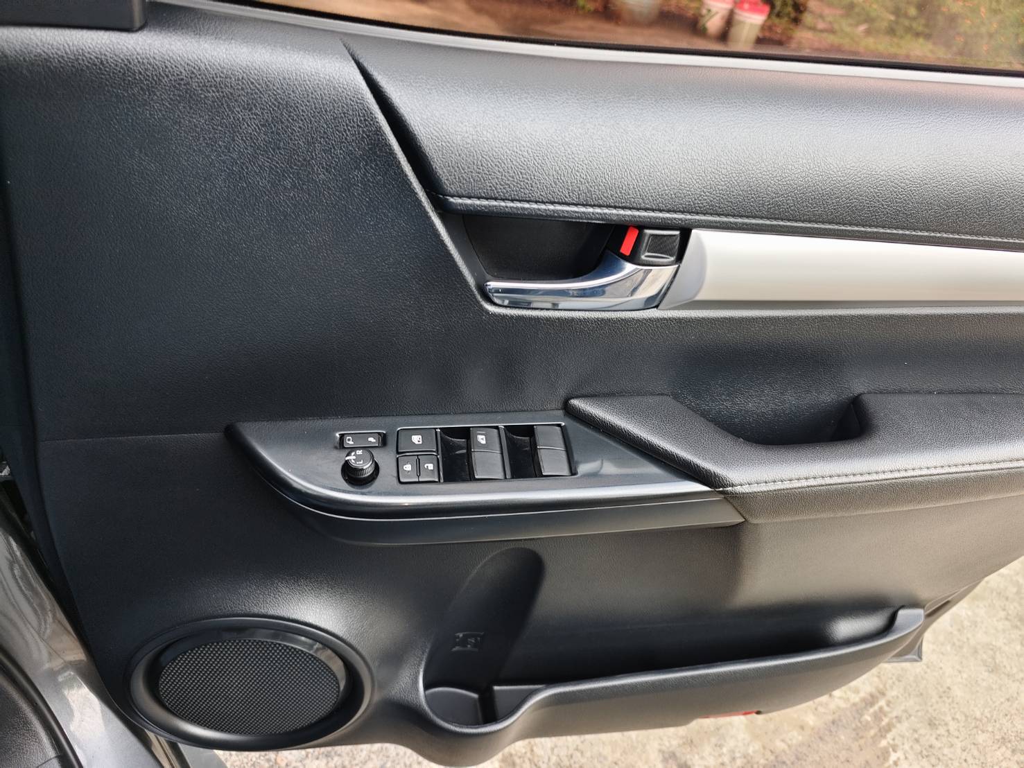 Toyota Hilux Revo Double Cab 2.4 Mid Prerunner MT 2023