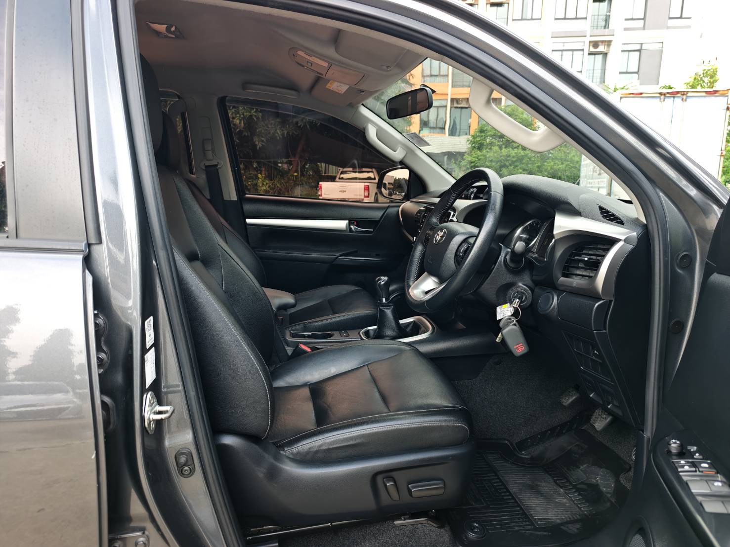 Toyota Hilux Revo Double Cab 2.4 Mid Prerunner MT 2023