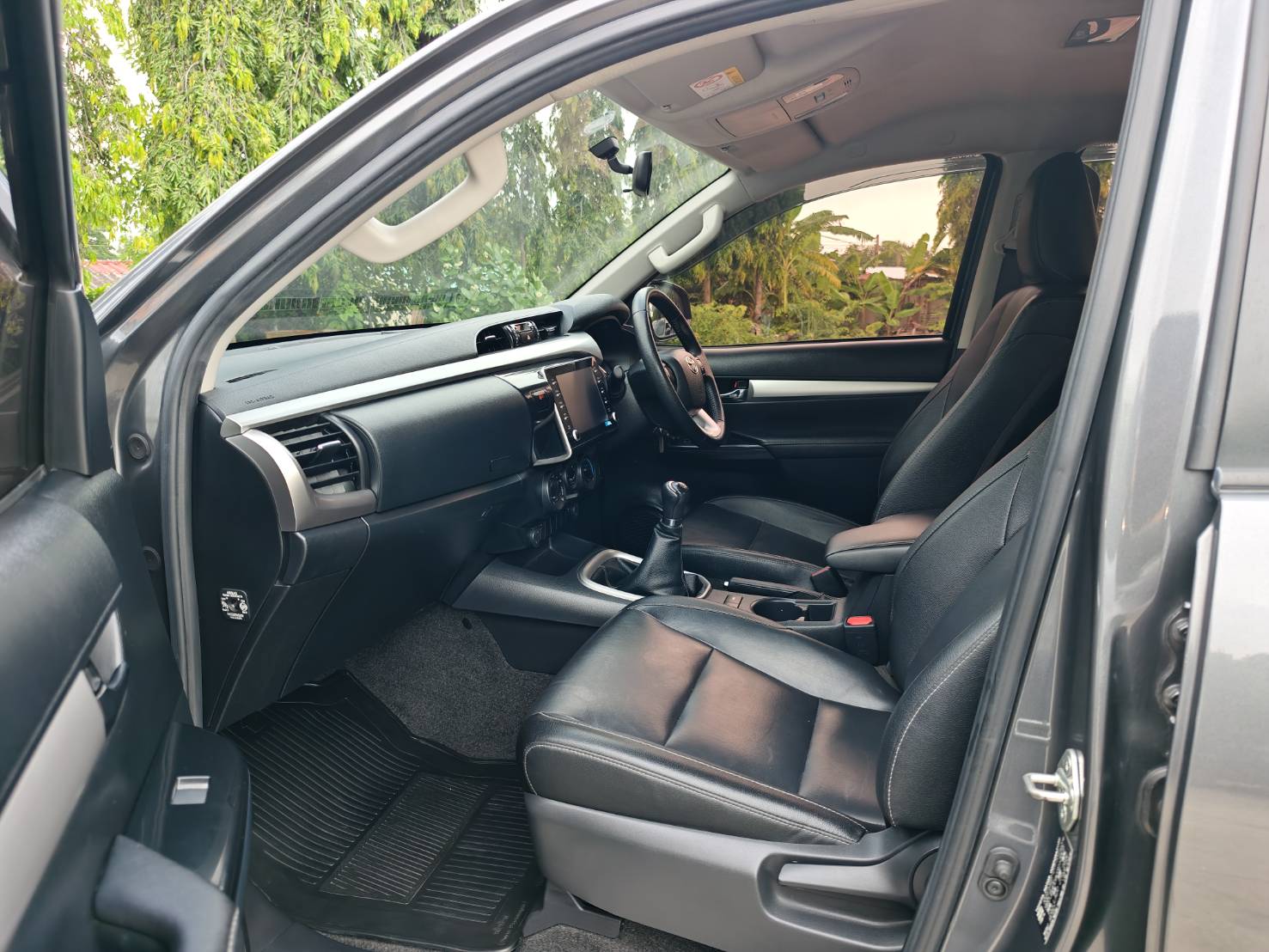 Toyota Hilux Revo Double Cab 2.4 Mid Prerunner MT 2023