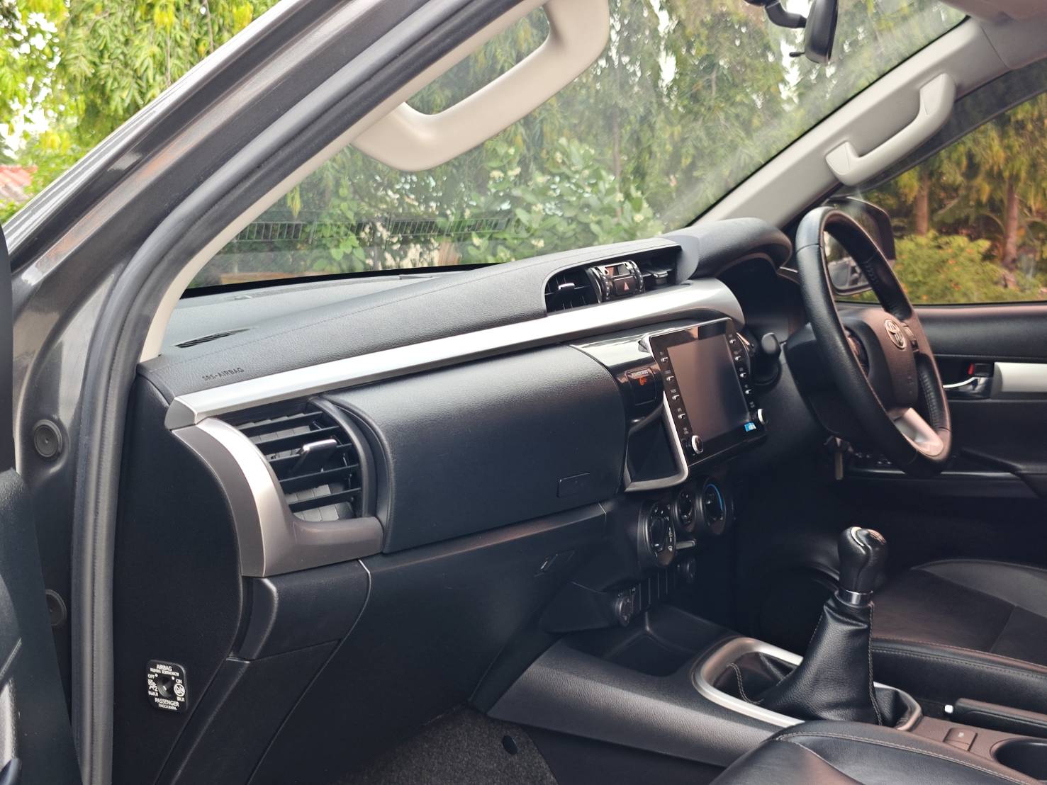 Toyota Hilux Revo Double Cab 2.4 Mid Prerunner MT 2023