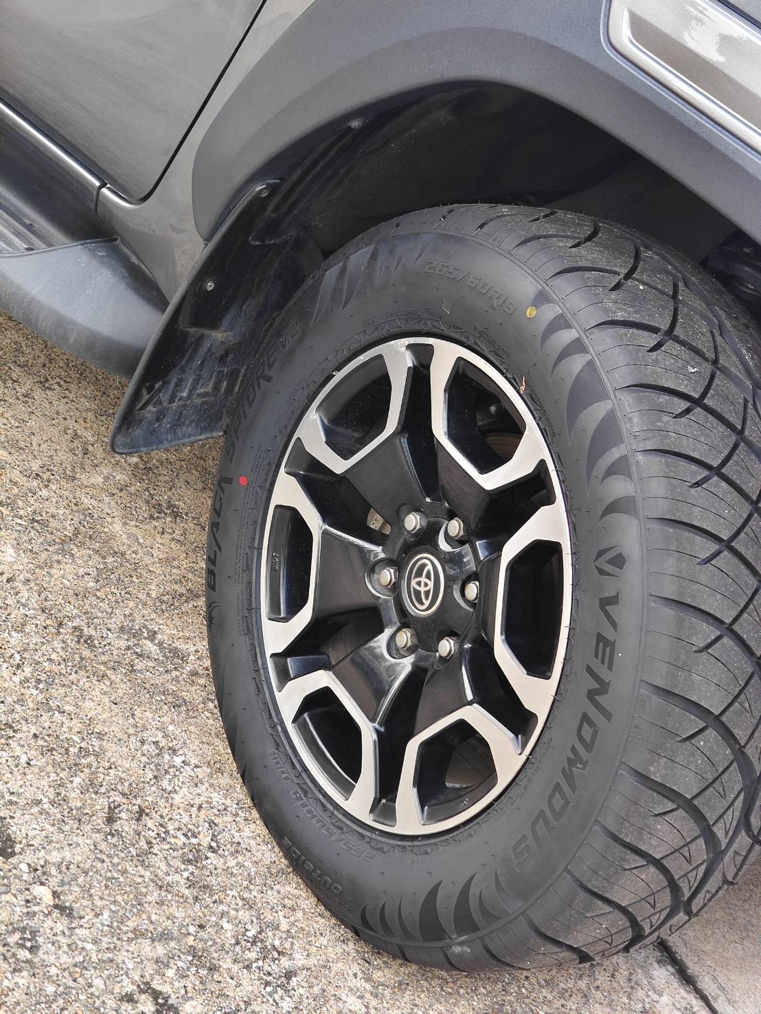 Toyota Hilux Revo Double Cab 2.4 Mid Prerunner MT 2023