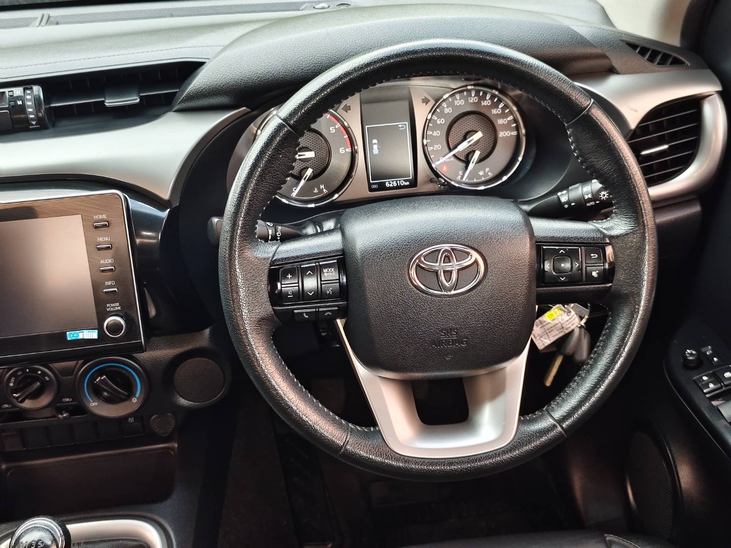 Toyota Hilux Revo Double Cab 2.4 Mid Prerunner MT 2023