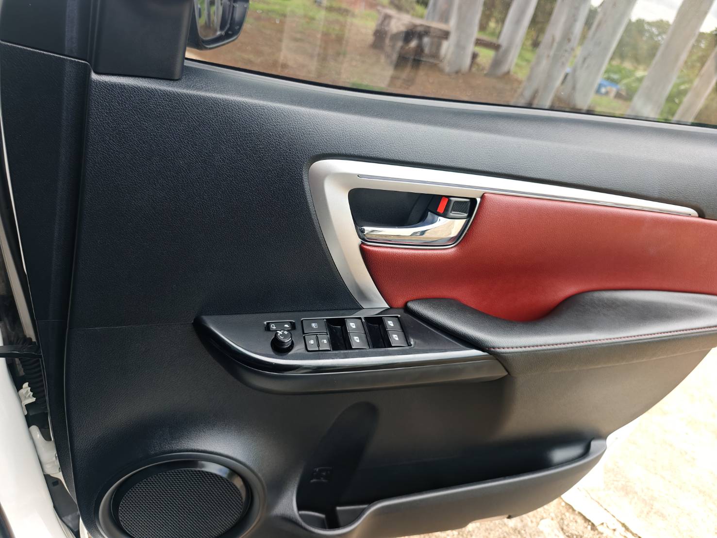 Toyota Fortuner 2.4 Legender 4 WD SUV AT 2022