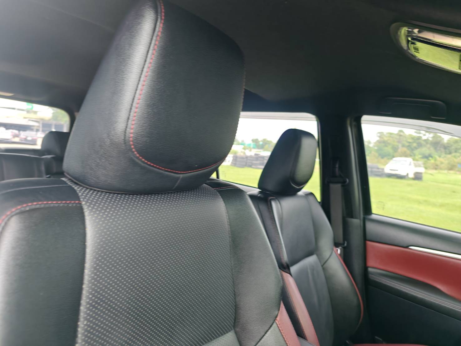 Toyota Fortuner 2.4 Legender 4 WD SUV AT 2022
