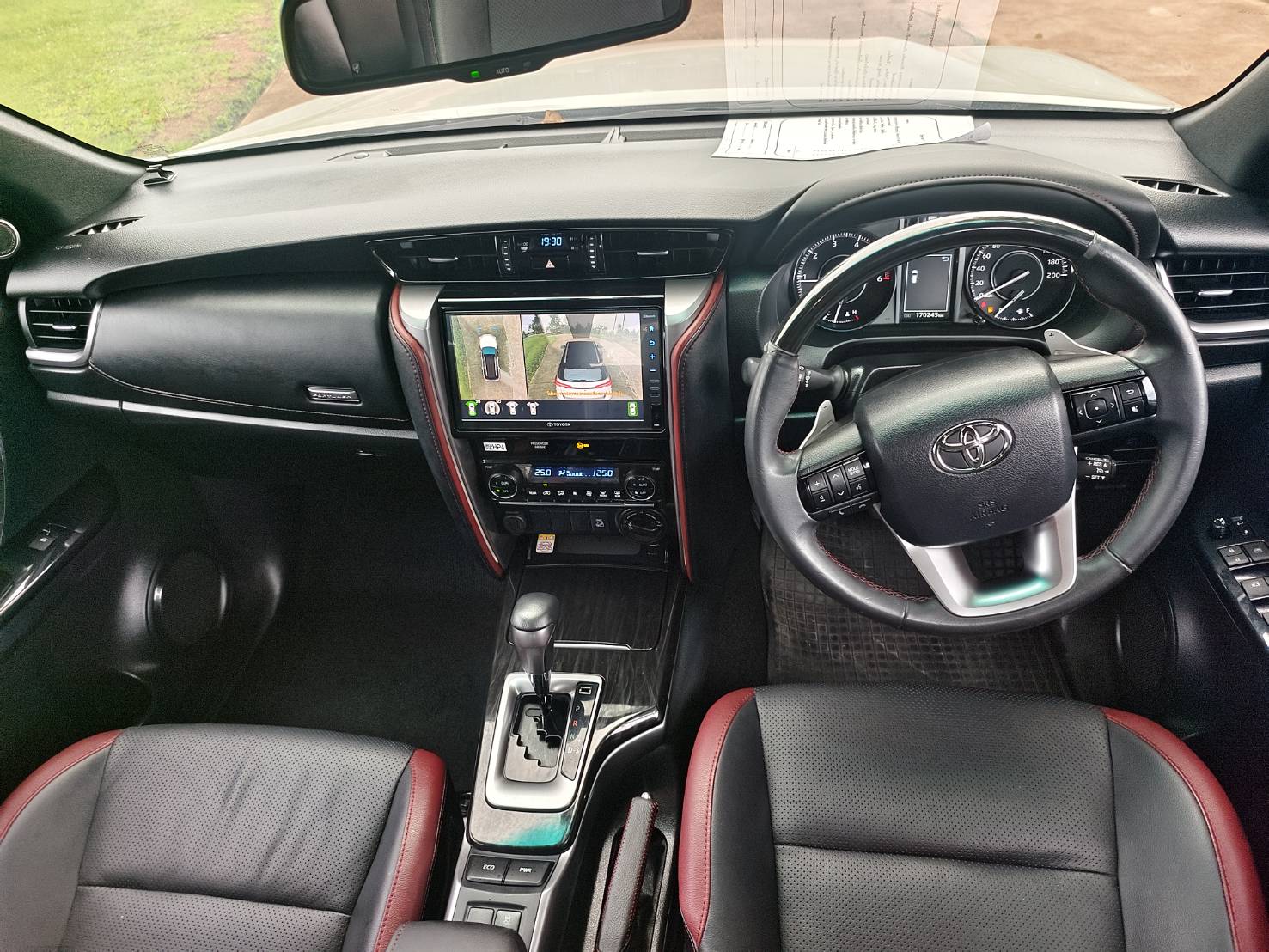 Toyota Fortuner 2.4 Legender 4 WD SUV AT 2022