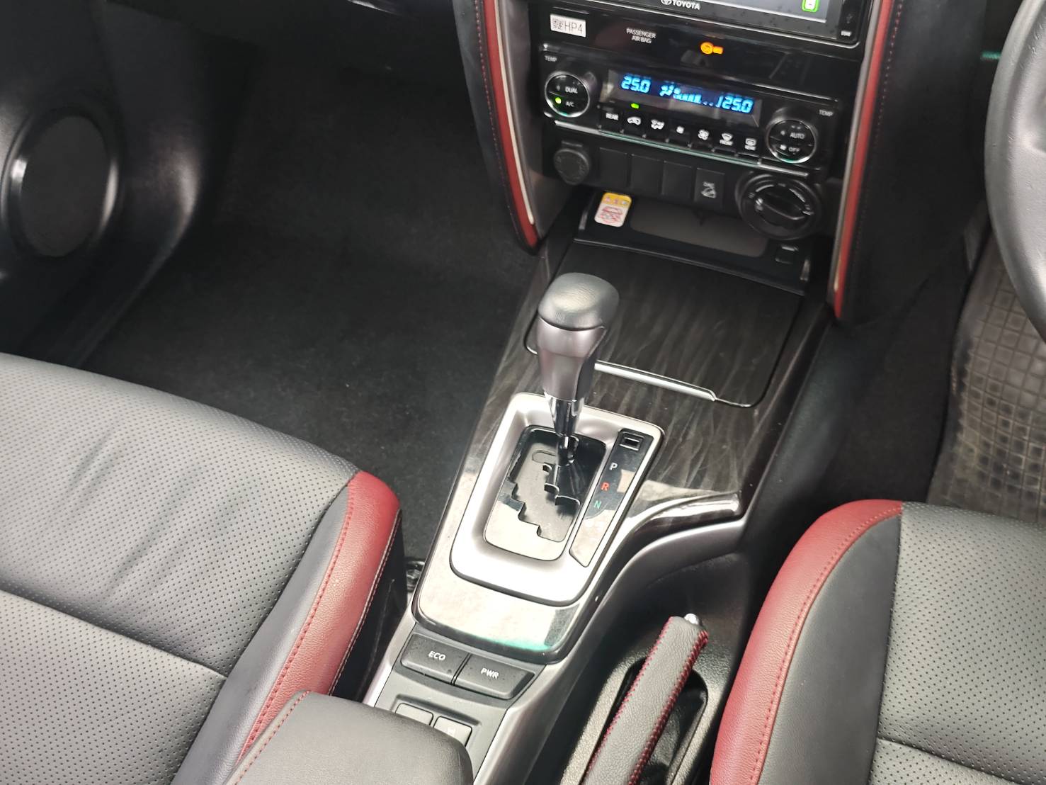 Toyota Fortuner 2.4 Legender 4 WD SUV AT 2022
