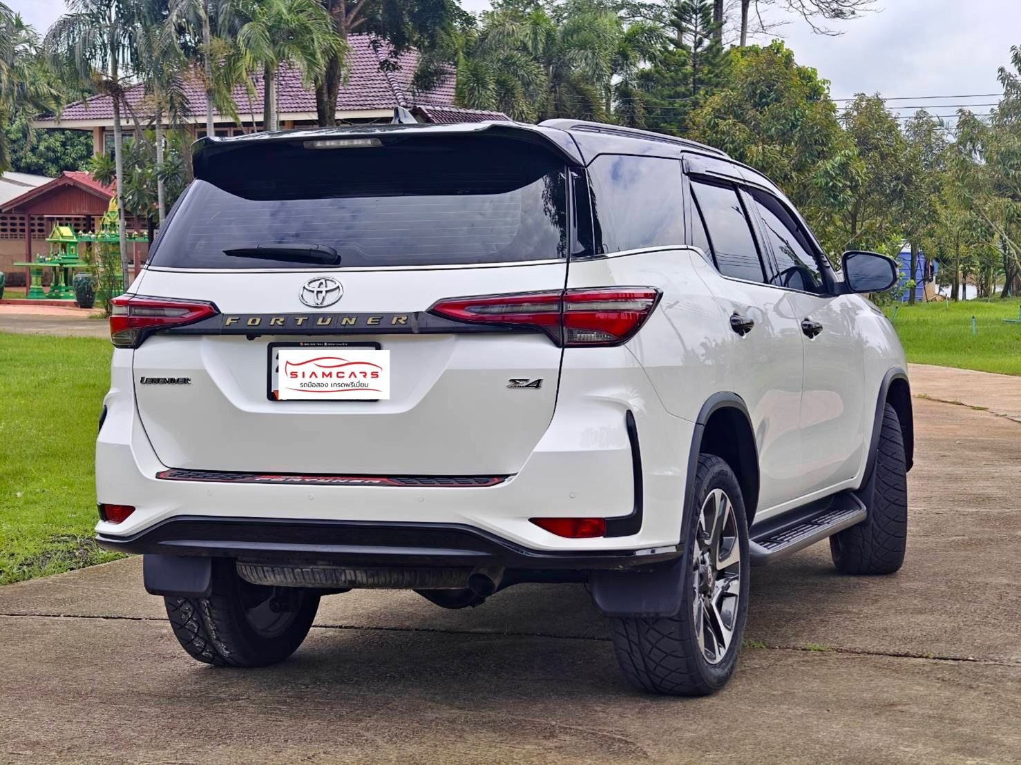 Toyota Fortuner 2.4 Legender 4 WD SUV AT 2022