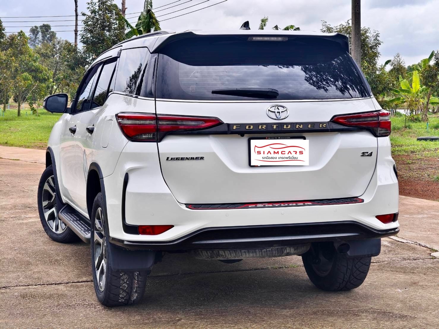 Toyota Fortuner 2.4 Legender 4 WD SUV AT 2022